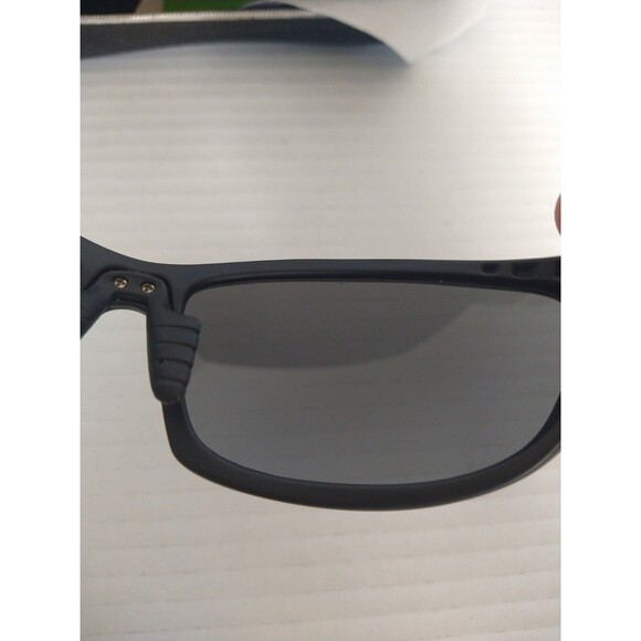 Enkeeo Black Polarized Sports Sunglasses with case cloth and card lightweight - Picture 10 of 14